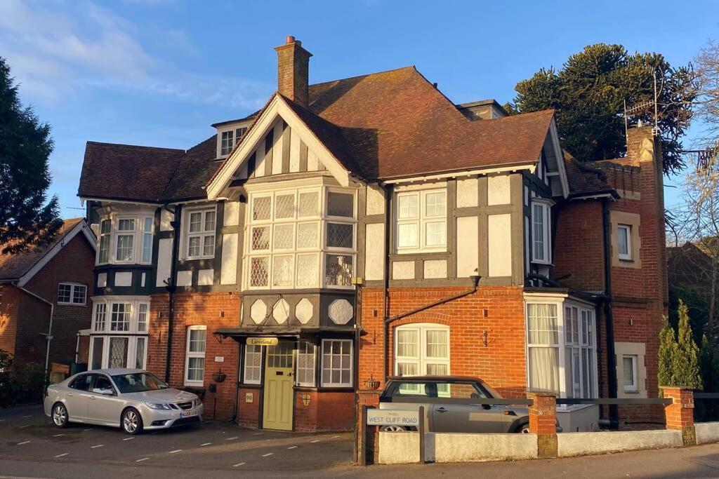 Cleveland House - Perfect For Beaches And Town. Борнмът Екстериор снимка