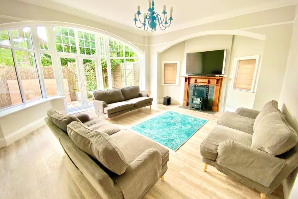Cleveland House - Perfect For Beaches And Town. Борнмът Екстериор снимка
