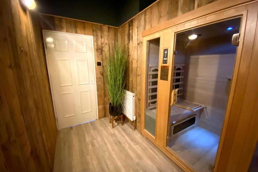 Cleveland House - Perfect For Beaches And Town. Борнмът Екстериор снимка